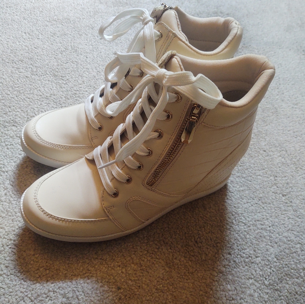 Show Dazzle Mara Wedge Sneaker